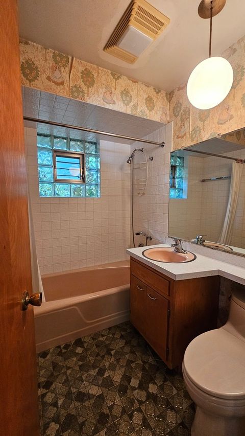 Tiny photo for 5400 W 85th Street, Burbank, IL 60459 (MLS # 12448387)