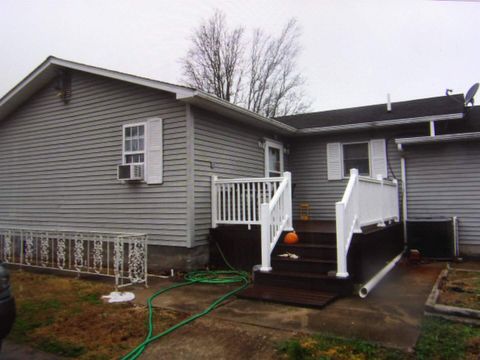 Tiny photo for 832 W Raymond Street W, Harrisburg, IL 62946 (MLS # 100000108)