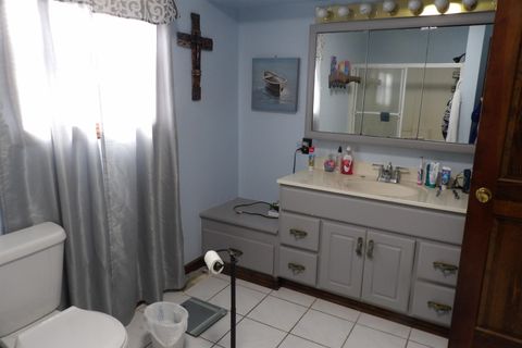 Tiny photo for 832 W Raymond Street W, Harrisburg, IL 62946 (MLS # 100000108)