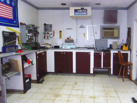 Tiny photo for 832 W Raymond Street W, Harrisburg, IL 62946 (MLS # 100000108)