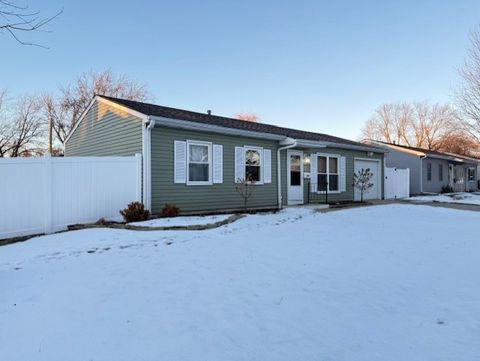 Tiny photo for 804 HILLSIDE Drive, Streamwood, IL 60107 (MLS # 12563543)
