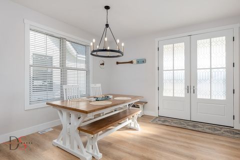 Tiny photo for 40 Waterside Way, Ottawa, IL 61350 (MLS # 12483497)