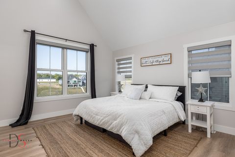 Tiny photo for 40 Waterside Way, Ottawa, IL 61350 (MLS # 12483497)