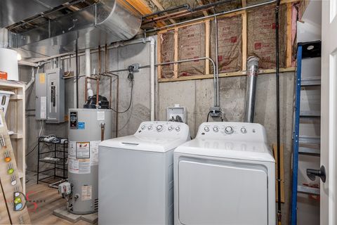 Tiny photo for 40 Waterside Way, Ottawa, IL 61350 (MLS # 12483497)