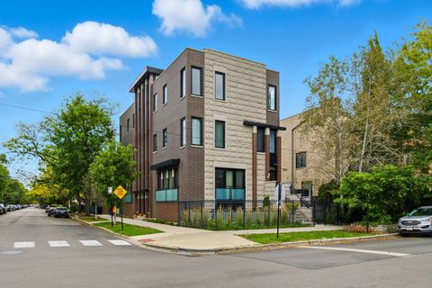 Photo of 1656 W Wrightwood Avenue #3, Chicago, IL 60614 (MLS # 12495393)