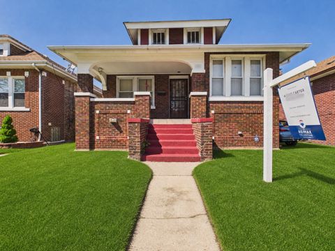 Photo of 340 156TH Place, Calumet City, IL 60409 (MLS # 12637185)