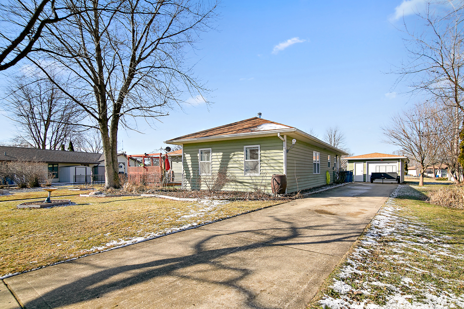 123 Crescent Lane