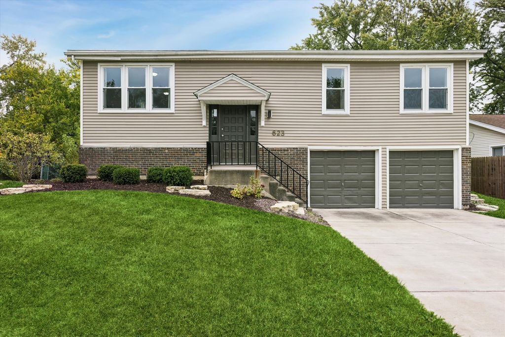 Photo for 623 Cochise Circle, Bolingbrook, IL 60440 (MLS # 12501664)