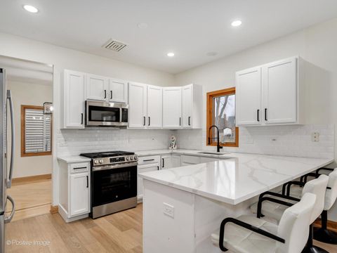 Tiny photo for 359 Gilbert Drive, Wood Dale, IL 60191 (MLS # 12537345)