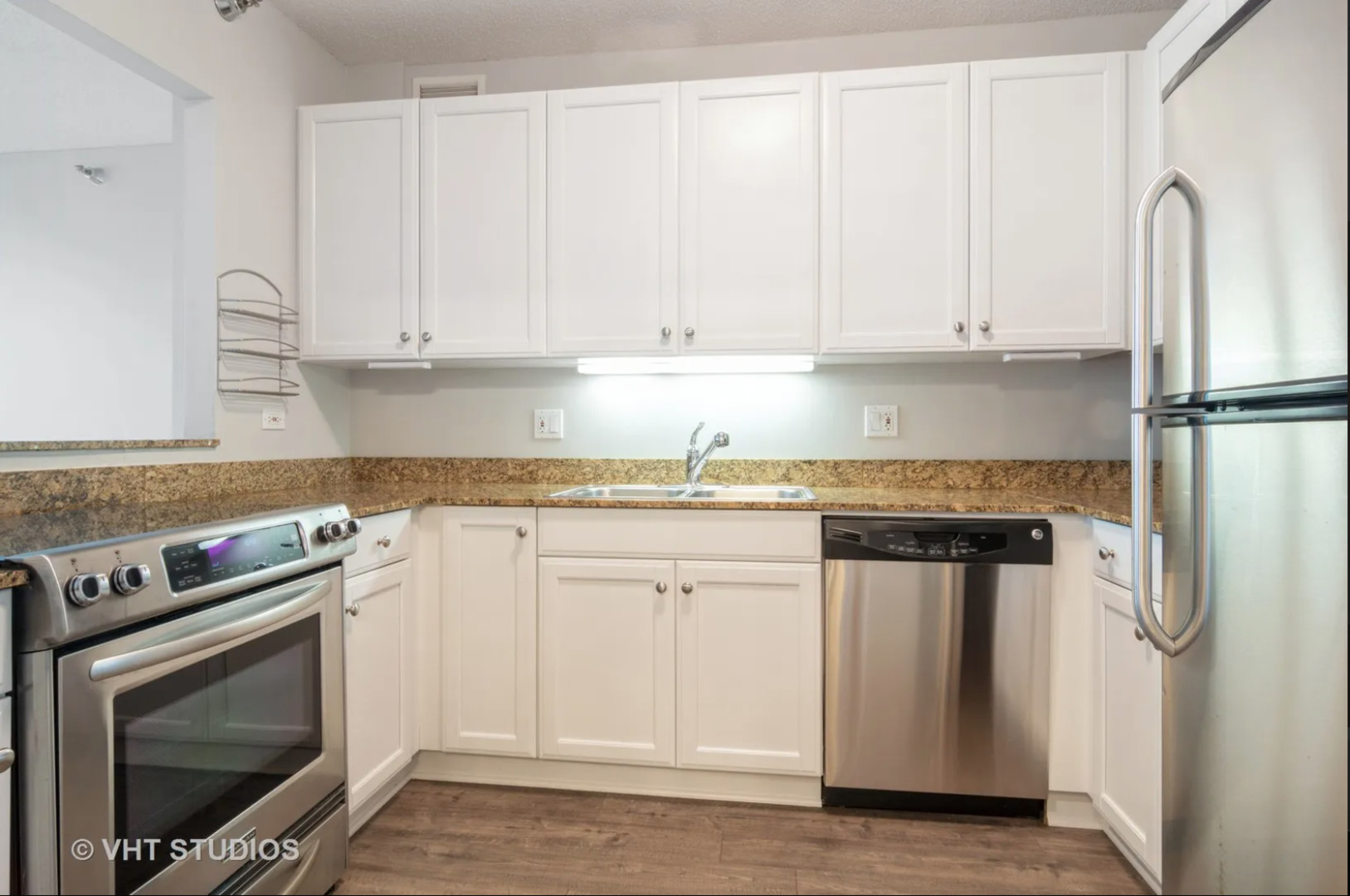 400 N La Salle Drive 1709