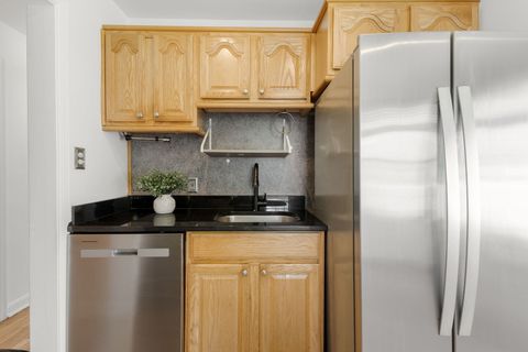 Tiny photo for 132 Hiawatha Drive, Clarendon Hills, IL 60514 (MLS # 12616526)