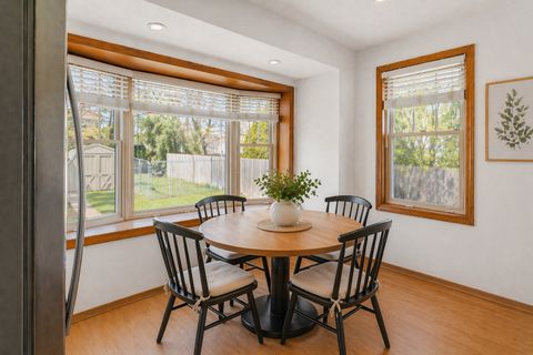 Tiny photo for 132 Hiawatha Drive, Clarendon Hills, IL 60514 (MLS # 12616526)