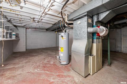 Tiny photo for 204 GREENWOOD Avenue, Bettendorf, IA 52722 (MLS # QC4269813)