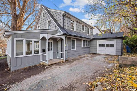 Tiny photo for 204 GREENWOOD Avenue, Bettendorf, IA 52722 (MLS # QC4269813)