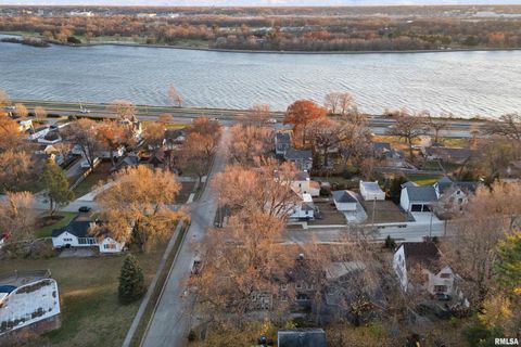 Tiny photo for 204 GREENWOOD Avenue, Bettendorf, IA 52722 (MLS # QC4269813)