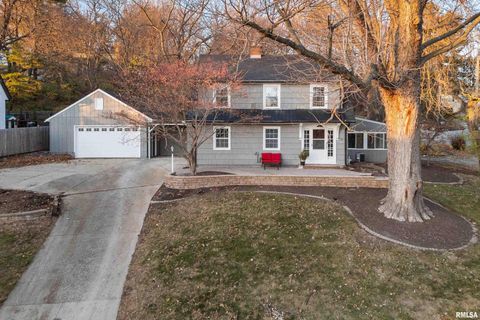 Tiny photo for 204 GREENWOOD Avenue, Bettendorf, IA 52722 (MLS # QC4269813)