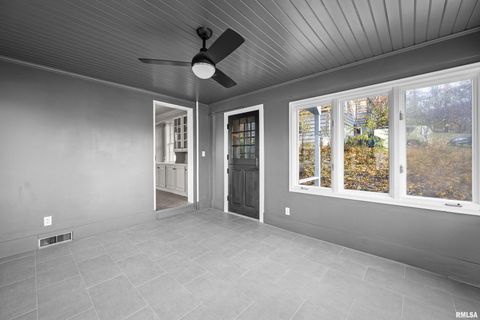 Tiny photo for 204 GREENWOOD Avenue, Bettendorf, IA 52722 (MLS # QC4269813)