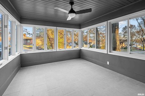 Tiny photo for 204 GREENWOOD Avenue, Bettendorf, IA 52722 (MLS # QC4269813)