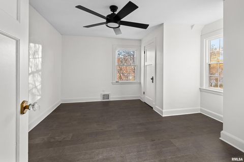 Tiny photo for 204 GREENWOOD Avenue, Bettendorf, IA 52722 (MLS # QC4269813)