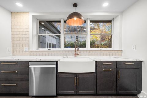 Tiny photo for 204 GREENWOOD Avenue, Bettendorf, IA 52722 (MLS # QC4269813)