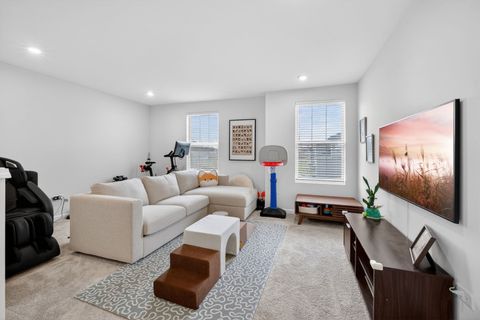 Tiny photo for 3121 Semple Way, Mundelein, IL 60060 (MLS # 12616239)