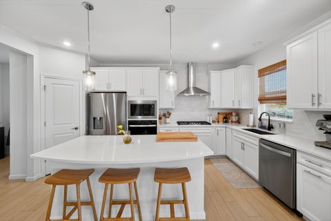 Tiny photo for 3121 Semple Way, Mundelein, IL 60060 (MLS # 12616239)