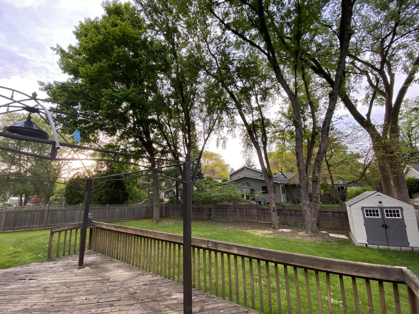 818 W Golf Road