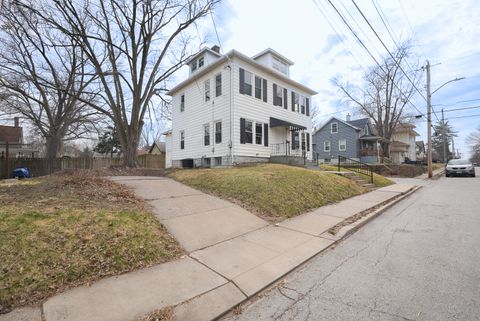 Tiny photo for 117 E Garfield Street, Davenport, IA 52803 (MLS # 12604420)