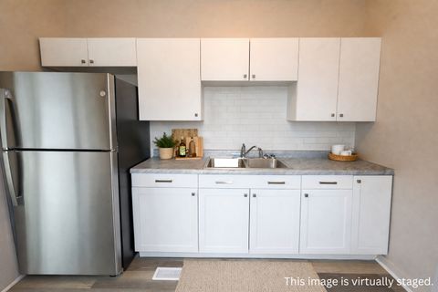 Tiny photo for 117 E Garfield Street, Davenport, IA 52803 (MLS # 12604420)