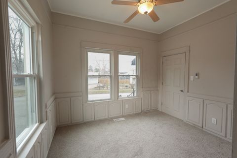 Tiny photo for 117 E Garfield Street, Davenport, IA 52803 (MLS # 12604420)