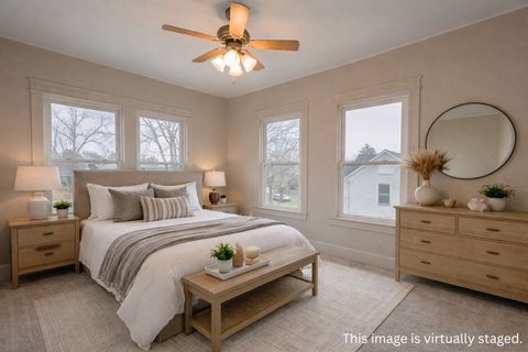 Tiny photo for 117 E Garfield Street, Davenport, IA 52803 (MLS # 12604420)