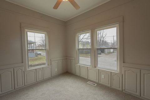 Tiny photo for 117 E Garfield Street, Davenport, IA 52803 (MLS # 12604420)