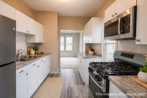 Tiny photo for 117 E Garfield Street, Davenport, IA 52803 (MLS # 12604420)