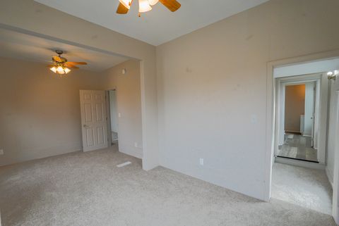 Tiny photo for 117 E Garfield Street, Davenport, IA 52803 (MLS # 12604420)