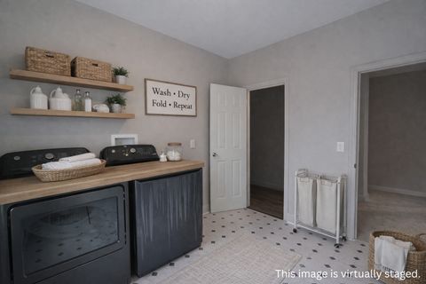 Tiny photo for 117 E Garfield Street, Davenport, IA 52803 (MLS # 12604420)