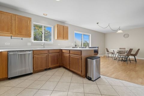 Tiny photo for 93 Berkshire Court, Gurnee, IL 60031 (MLS # 12489040)