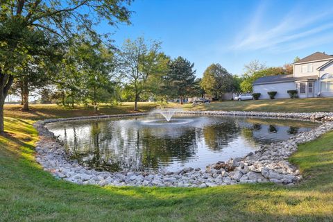 Tiny photo for 93 Berkshire Court, Gurnee, IL 60031 (MLS # 12489040)