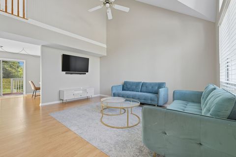 Tiny photo for 93 Berkshire Court, Gurnee, IL 60031 (MLS # 12489040)