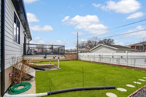 Tiny photo for 8332 S 78th Court, Justice, IL 60458 (MLS # 12592527)