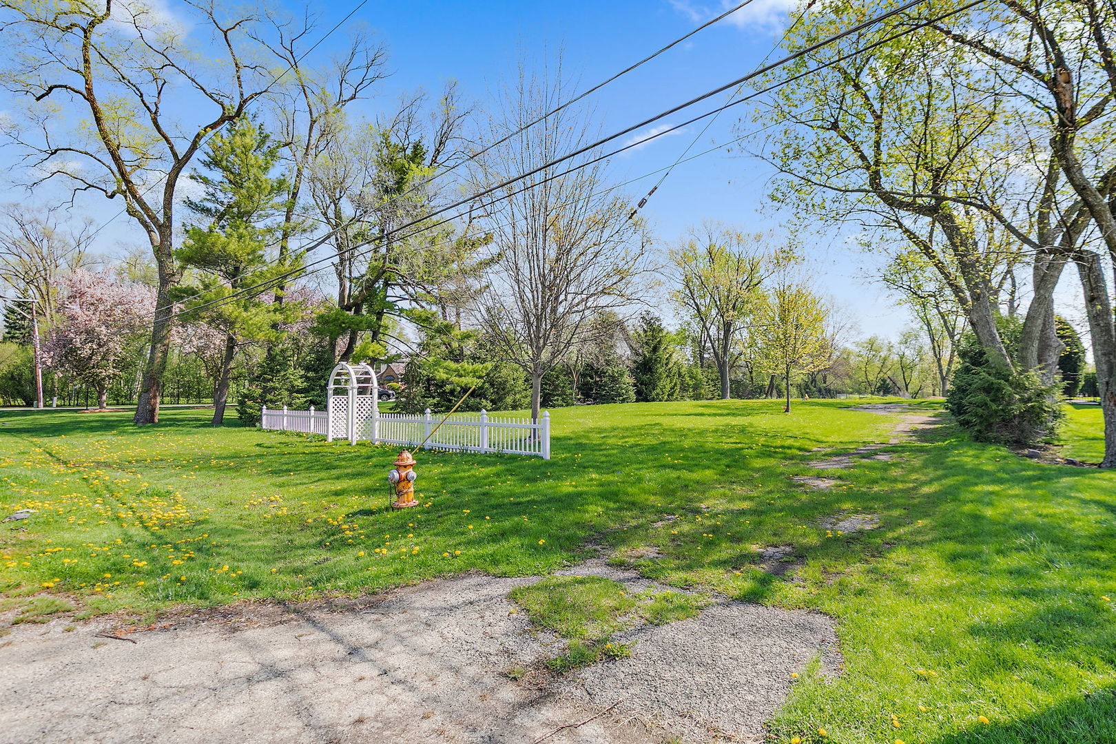 2803 N Vista Road