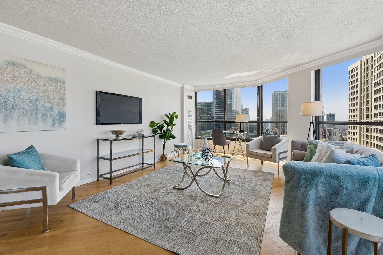 405 N WABASH Avenue 3403