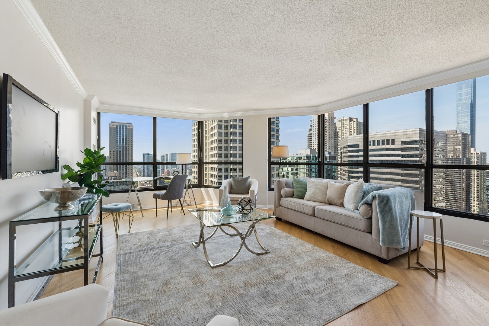 405 N WABASH Avenue 3403