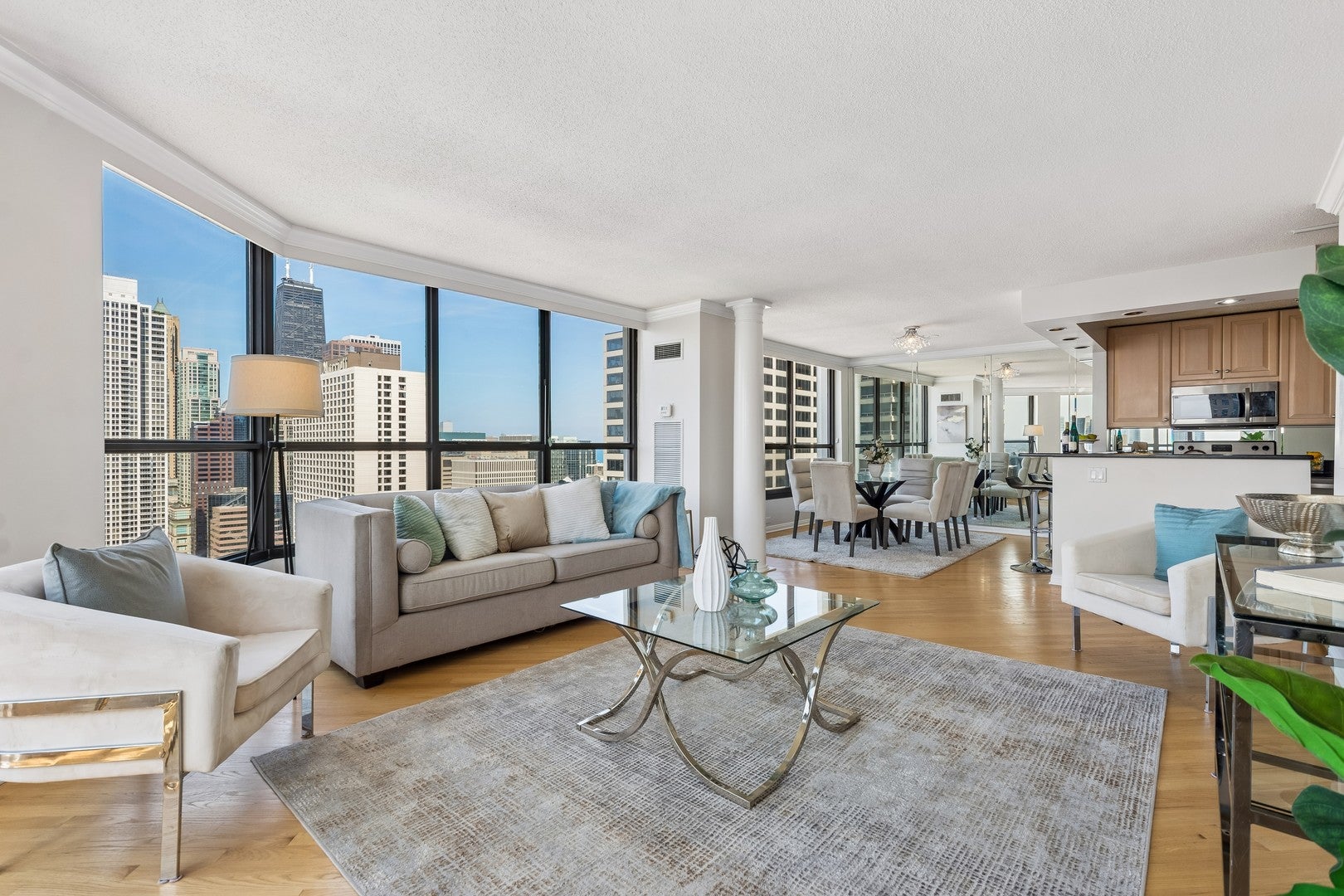 405 N WABASH Avenue 3403
