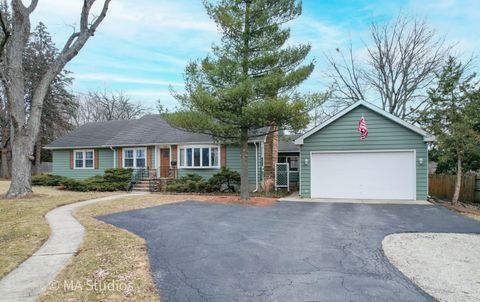 Photo of 1219 Golf Lane, Wheaton, IL 60189 (MLS # 12578690)