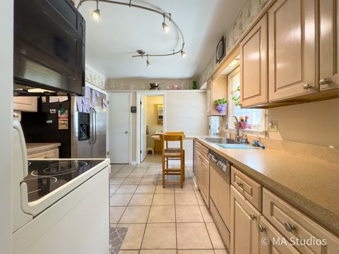 Tiny photo for 1219 Golf Lane, Wheaton, IL 60189 (MLS # 12578690)