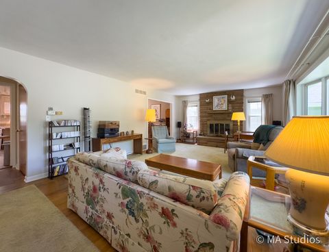 Tiny photo for 1219 Golf Lane, Wheaton, IL 60189 (MLS # 12578690)