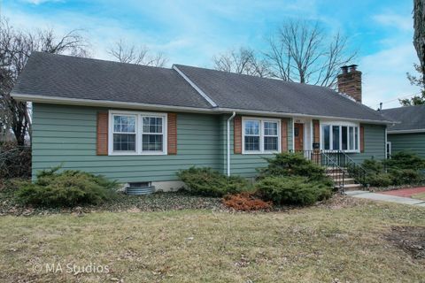 Tiny photo for 1219 Golf Lane, Wheaton, IL 60189 (MLS # 12578690)