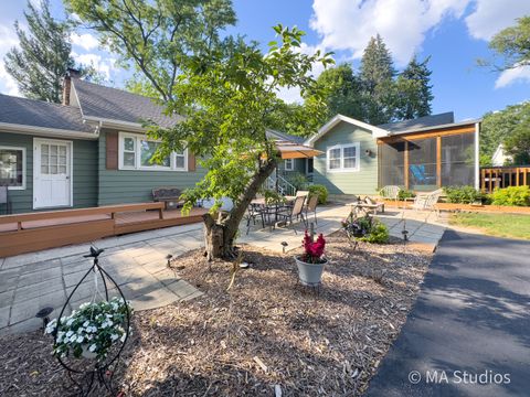 Tiny photo for 1219 Golf Lane, Wheaton, IL 60189 (MLS # 12578690)