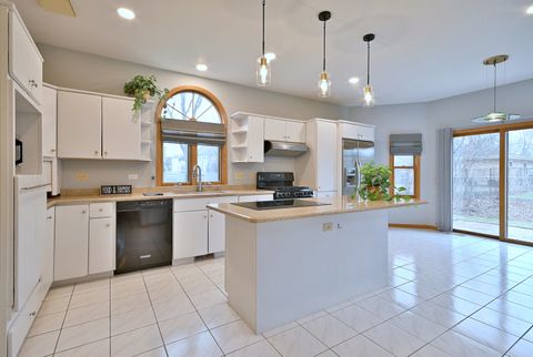 Tiny photo for 244 S Linden Avenue, Elmhurst, IL 60126 (MLS # 12589798)