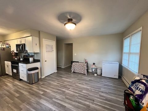 Tiny photo for 1308 Empire Court, Freeport, IL 61032 (MLS # 12490658)